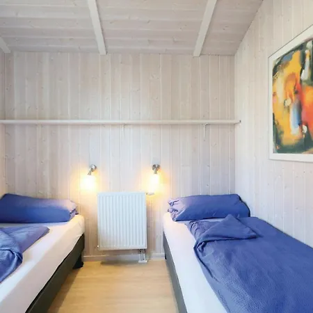 Abendrot 4 - Dorf 3 * Priwall
